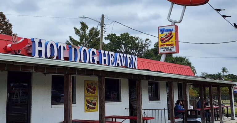 This Orlando Hot Dog Landmark Serves 36 Creative Takes On A Chicago Classic