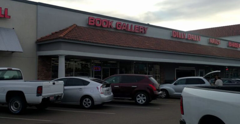 This Charming Arizona Bookstore Is Famous For Its Endless Shelves And Resident Cats