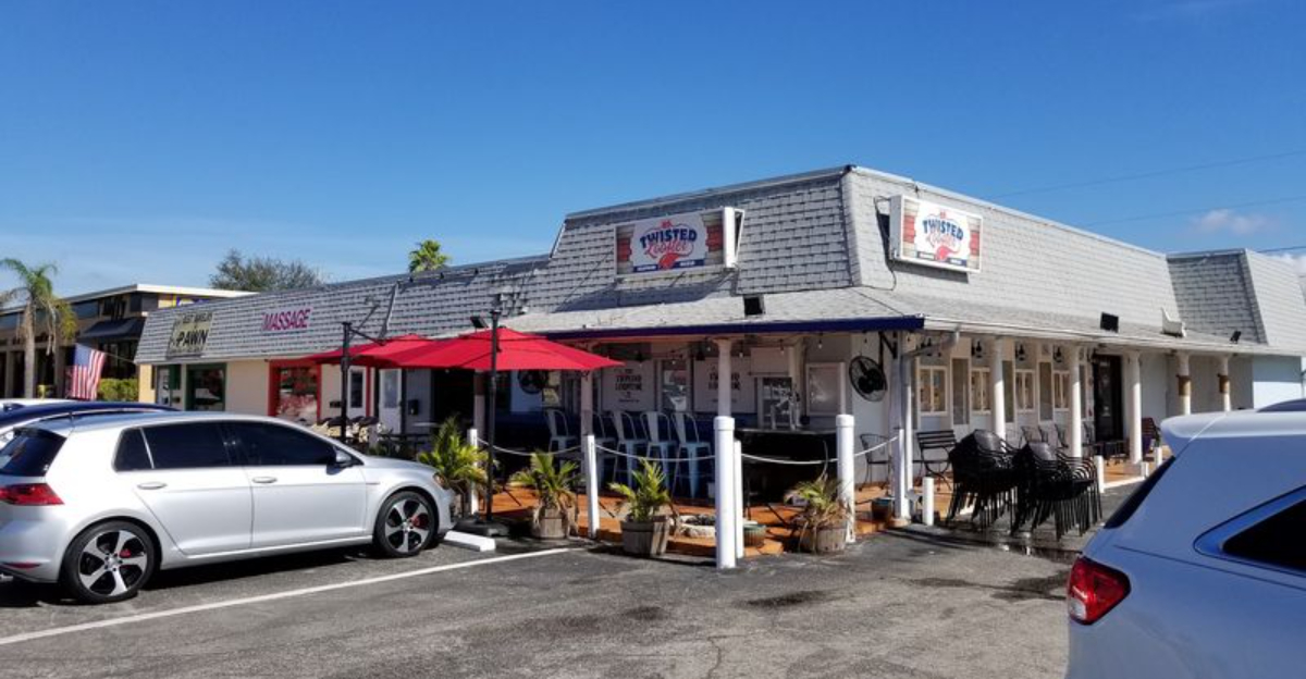 One Of Florida’s Best Seafood Values Is Hiding Inside This Casual Restaurant