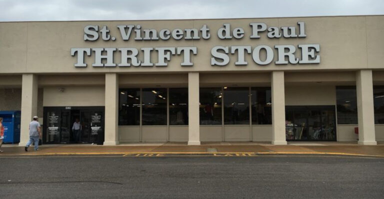 This Massive Missouri Thrift Store Is Filled With Incredible Finds Around Every Corner
