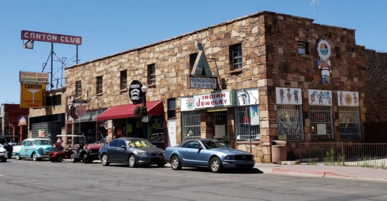 Step Into This Arizona Town That Looks Like A Hallmark Film Come To Life