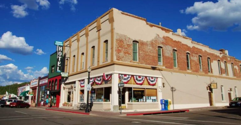 You’ll Feel Like You’ve Stepped Into A Hallmark Film In This Arizona Town