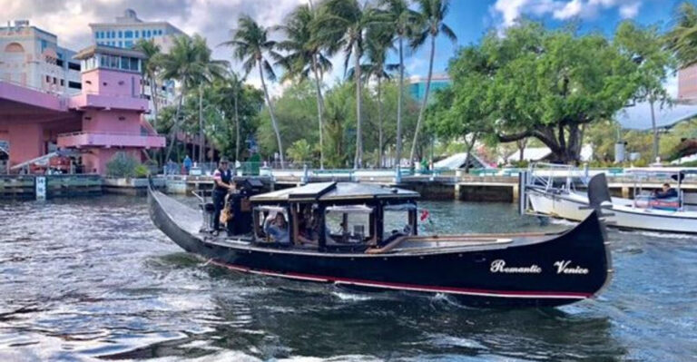 This Romantic Florida Gondola Ride Feels Like A Trip Through Venice