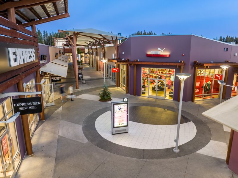 130+ Stores Packed Into One Outdoor Shopping Destination