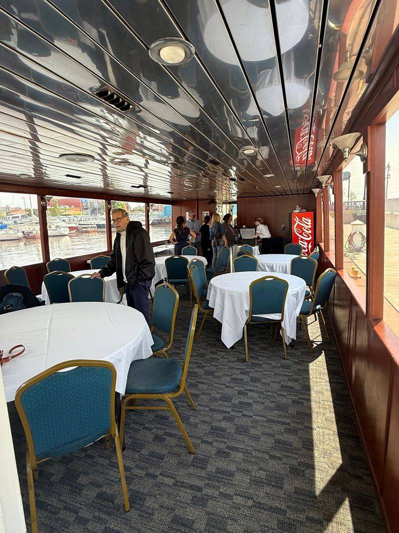 A Bar Onboard to Keep the Good Times Going A Bar Onboard to Keep the Good Times Going