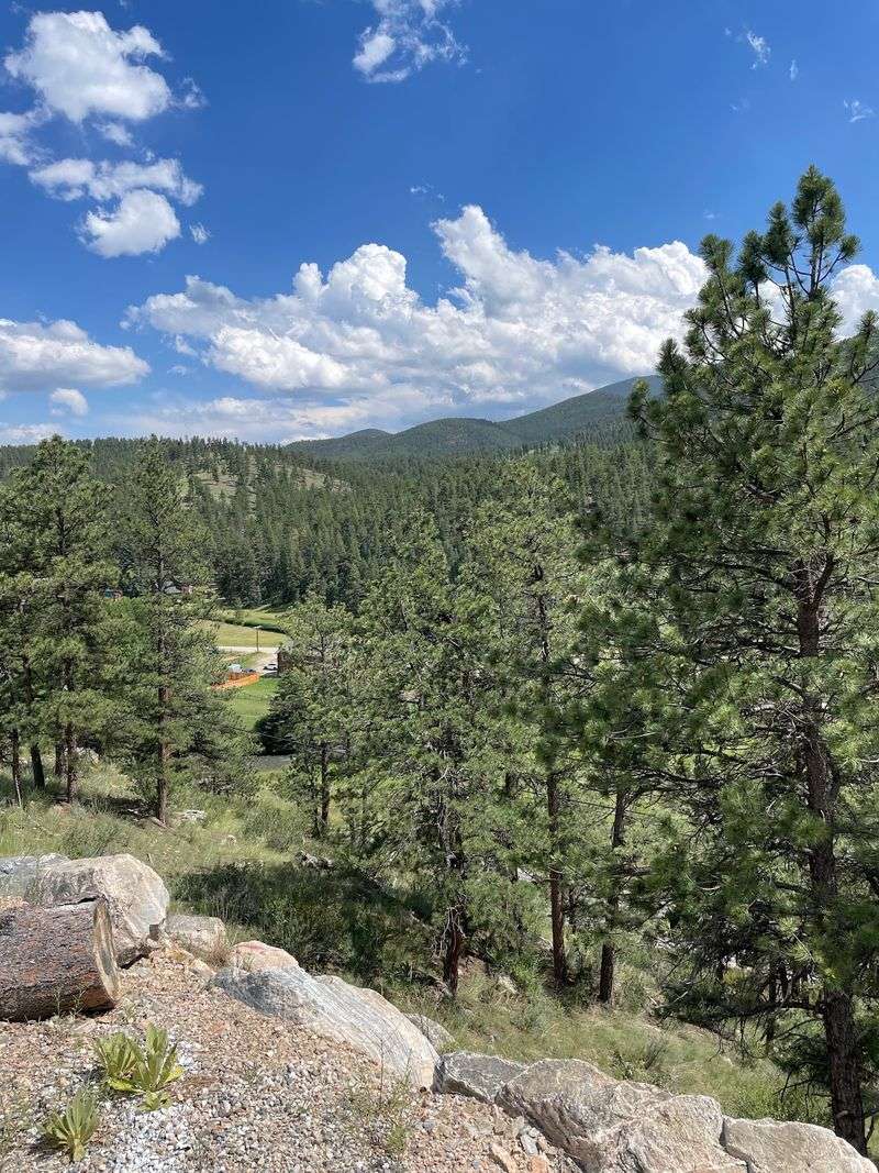 A Beautiful Mountain Setting That Adds to the Experience A Beautiful Mountain Setting That Adds to the Experience