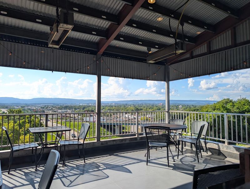 A Casual Atmosphere for Road Trippers and Families