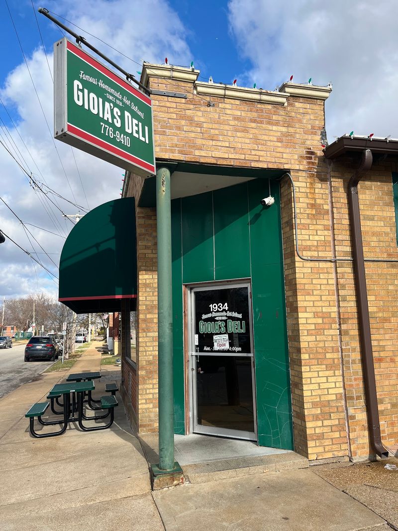 A Century-Old Counter on Macklind Avenue