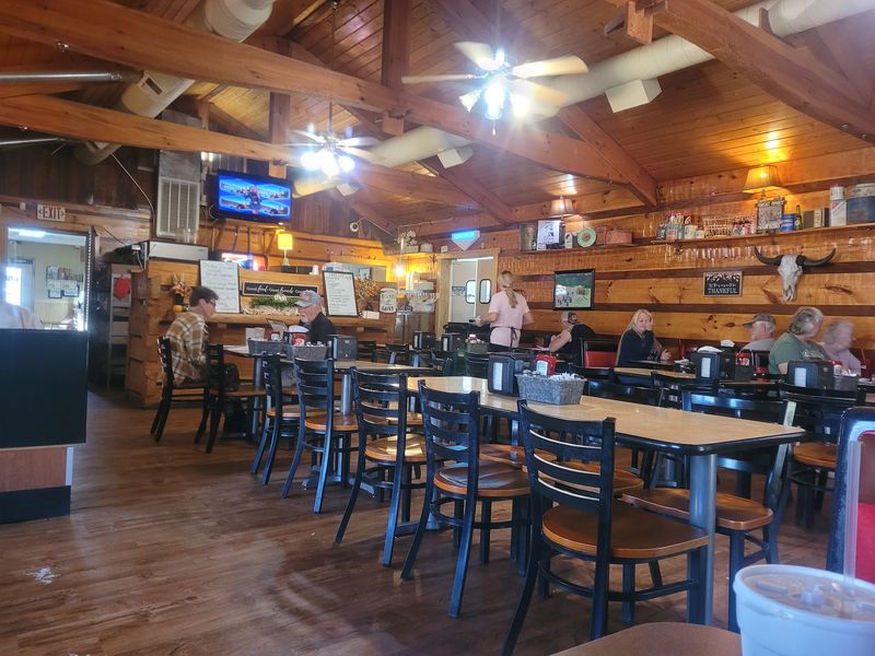 A Comfy, Down-Home Feel With a Patio and Dogs Welcome A Comfy, Down-Home Feel With a Patio and Dogs Welcome