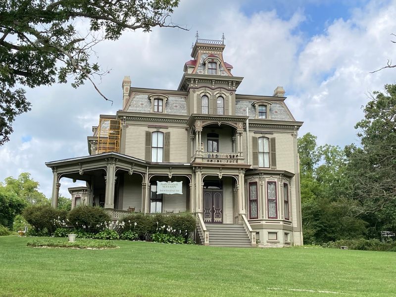 A Country Address Just Outside Hannibal
