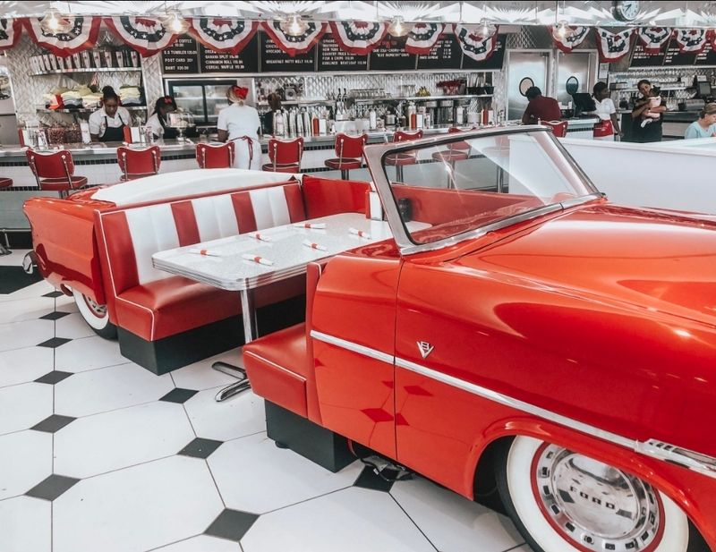 A Diner That Nails the 1950s Feel