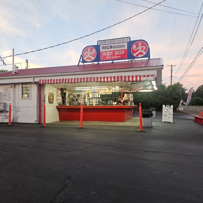 A Drive-In That Refused to Grow Up