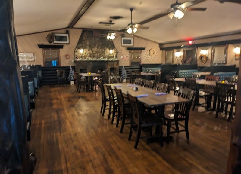 A Family-Friendly Spot With Room to Wait