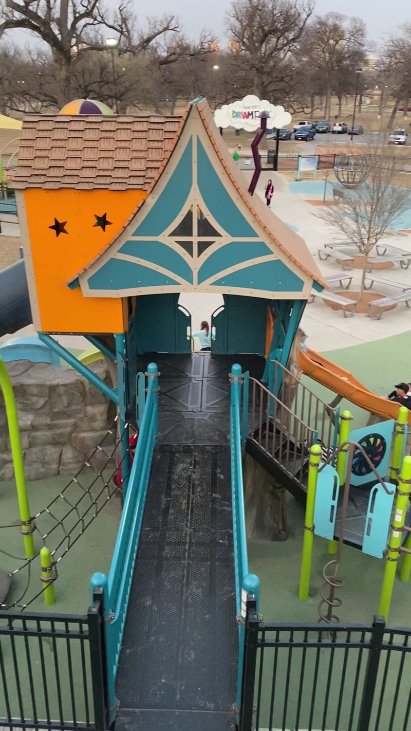 A Fenced-In Wonderland That Keeps Little Explorers Safe A Fenced-In Wonderland That Keeps Little Explorers Safe