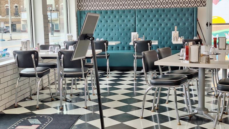 A Fifties Vibe You Can Feel