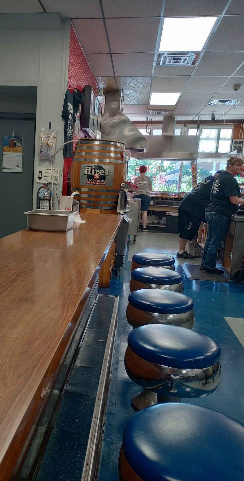 A Friendly Counter Where Regulars Get Remembered