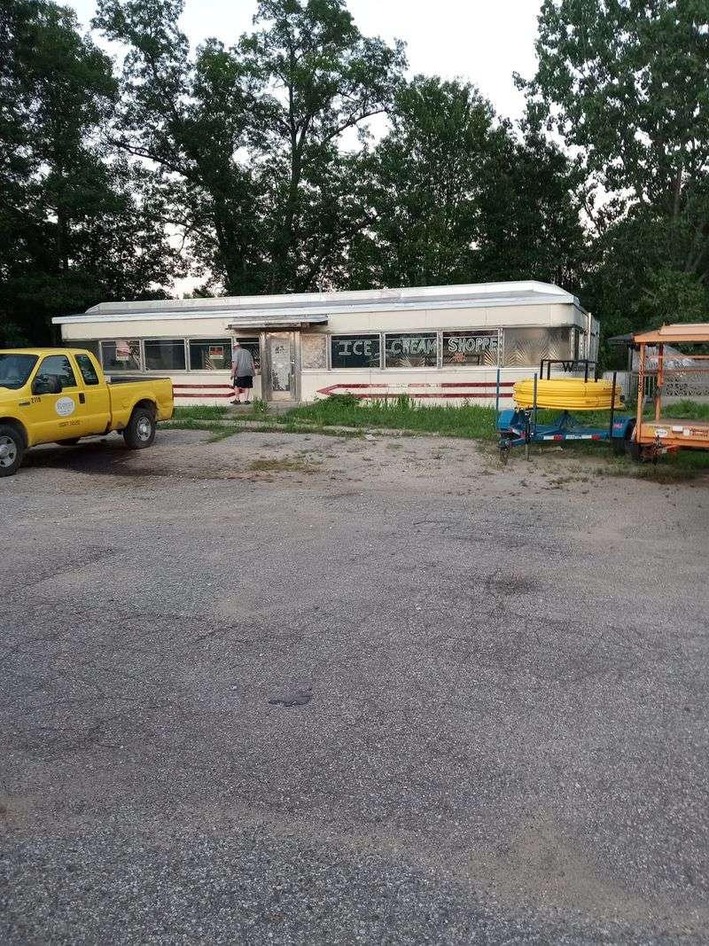 A Gathering Spot With Small-Town Warmth