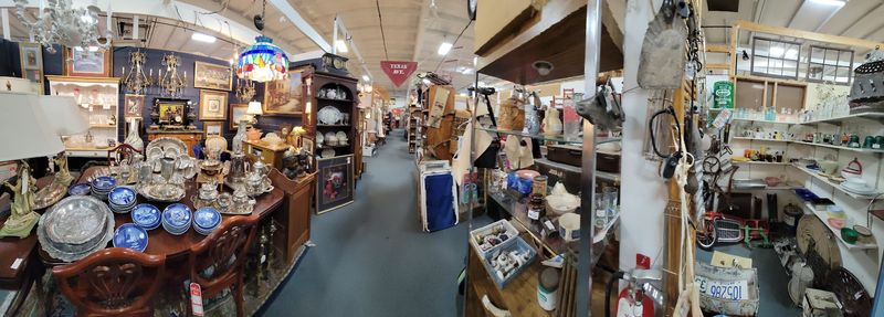 A Glassware Wonderland Worth the Trip A Glassware Wonderland Worth the Trip