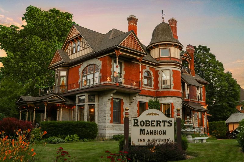A Grand Address in Browne's Addition