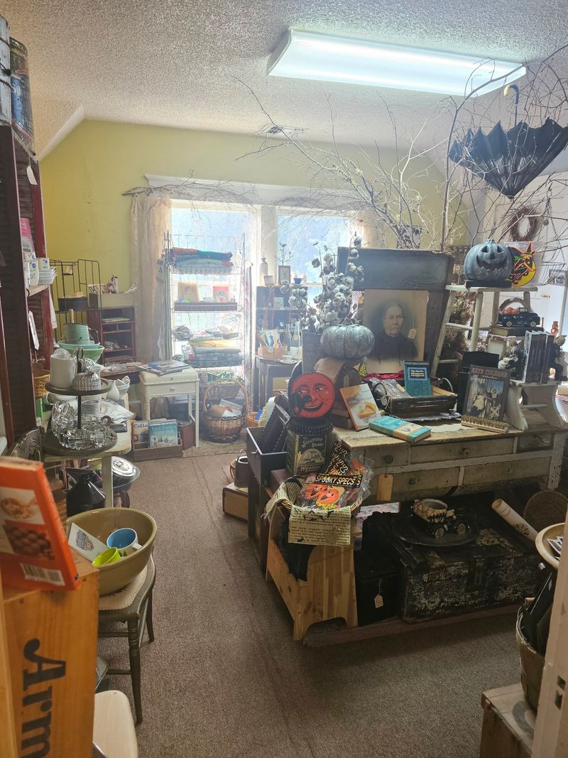 A House That Traded Furniture for Antiques