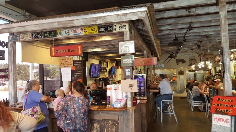 A Laid-Back Order-At-The-Counter Setup