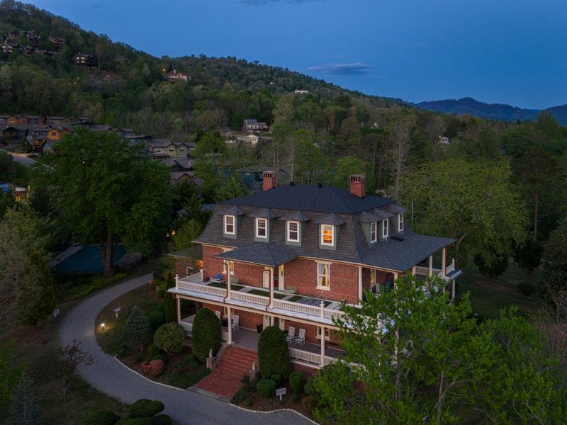 A Landmark Manor On A Quiet Asheville Drive