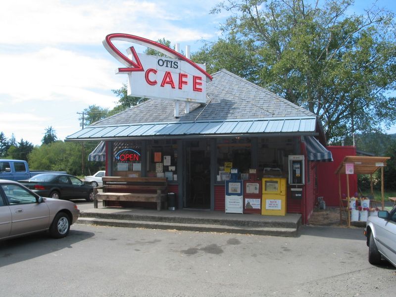 A Little Cafe That Outgrew Its Old Home