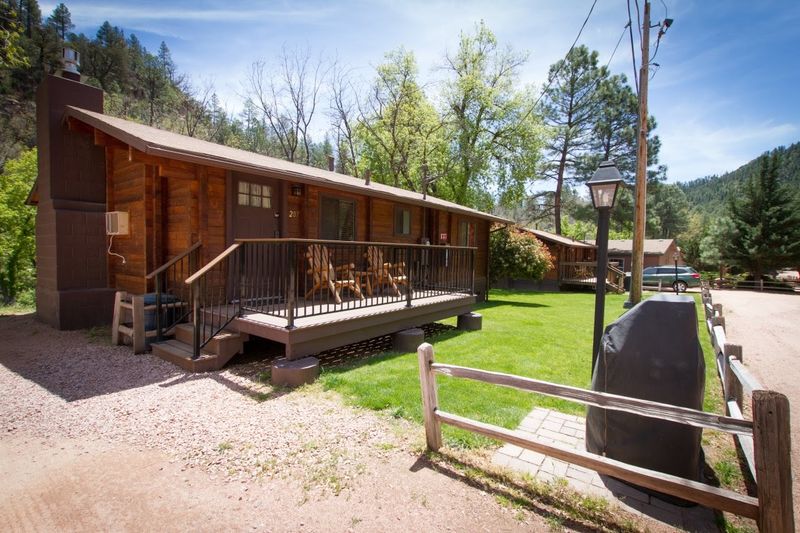 A Log Retreat Tucked Along Tonto Creek