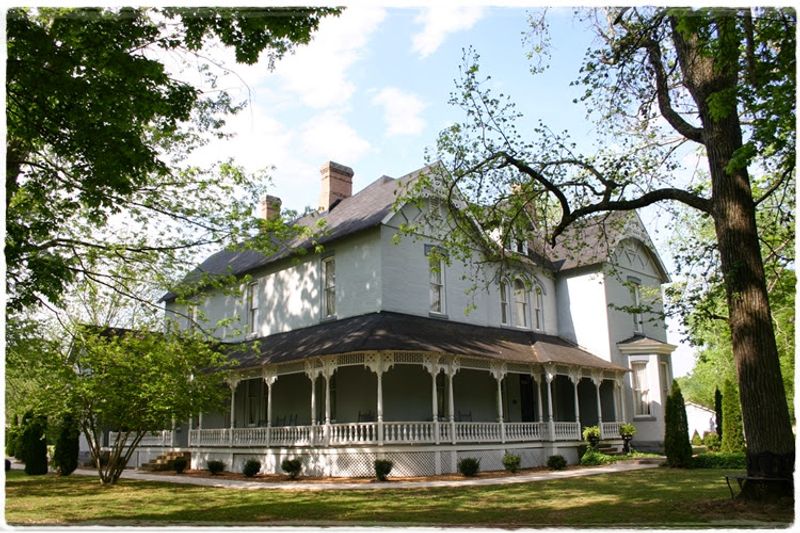 A Mansion Tucked Into McMinnville