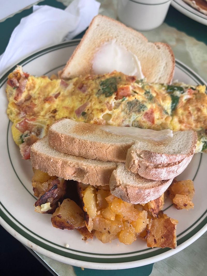 A Menu That Leans Into Breakfast