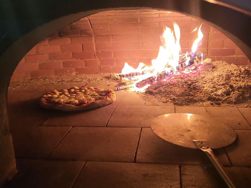 A Mountaintop Pizzeria With a Cult Following
