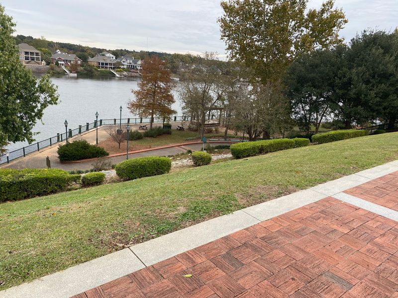 A Peaceful Escape for Walkers, Runners, and Dogs