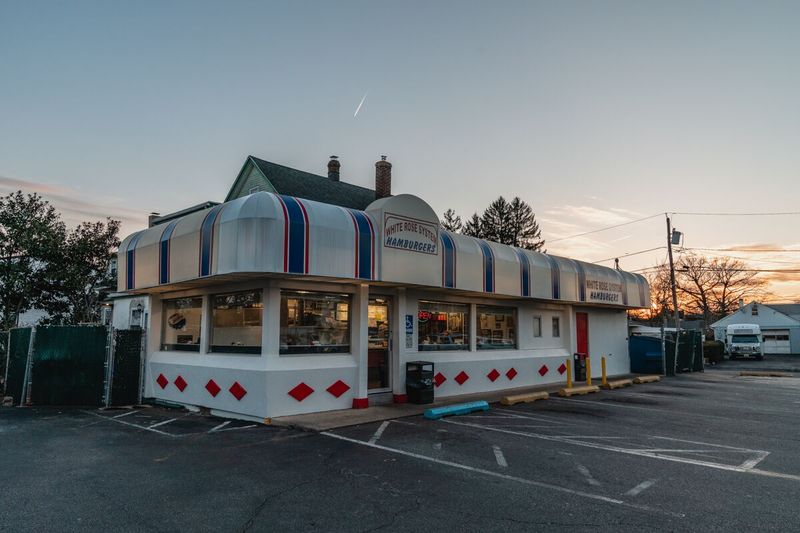 A Roadside Counter On Woodbridge Avenue
