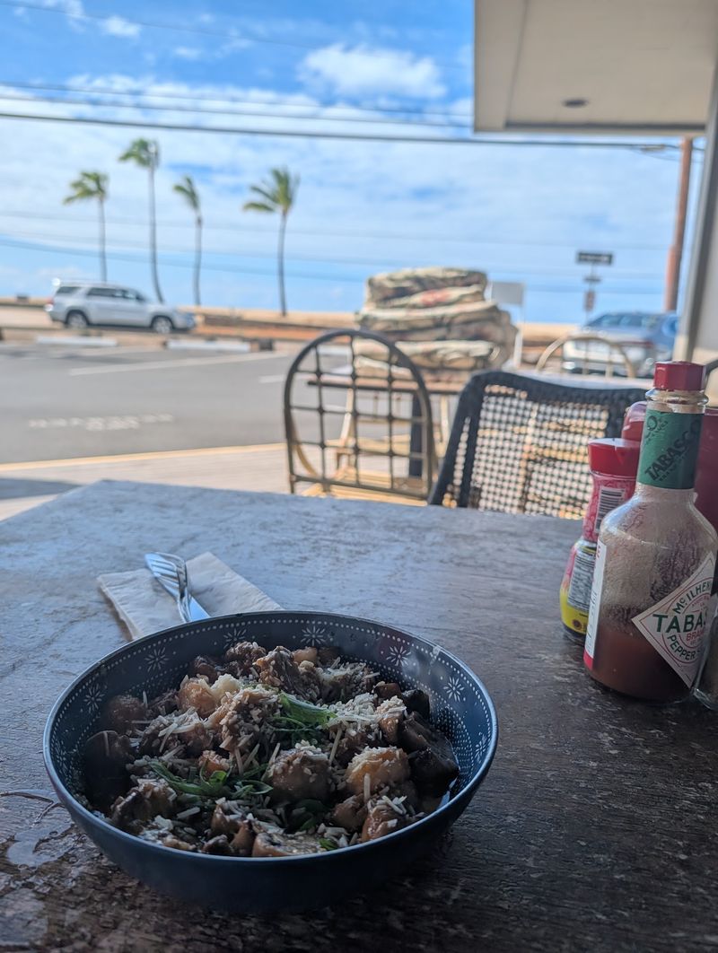 A Roadside Find on the Waianae Coast