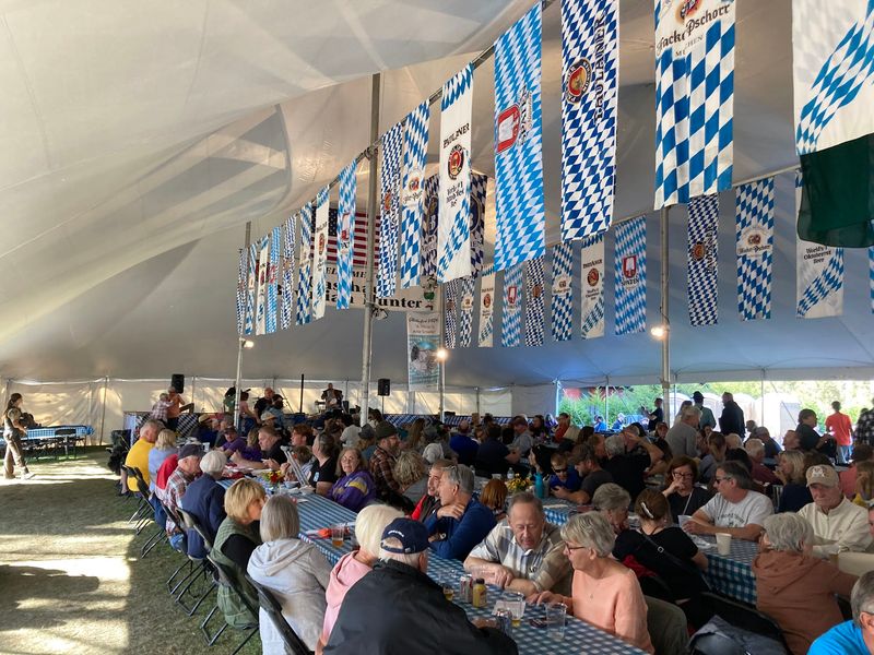 A Setting Built For Big Groups