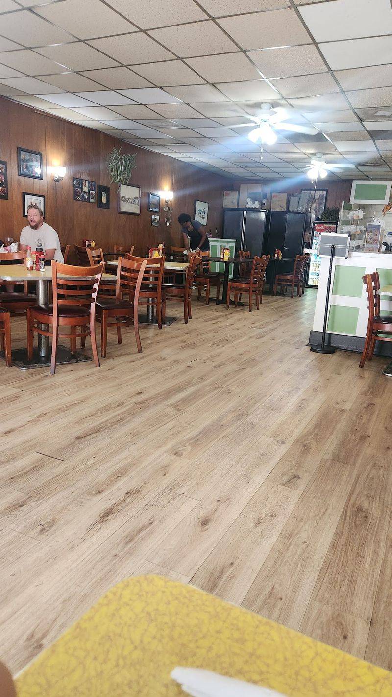 A Step-Back-in-Time Country Atmosphere