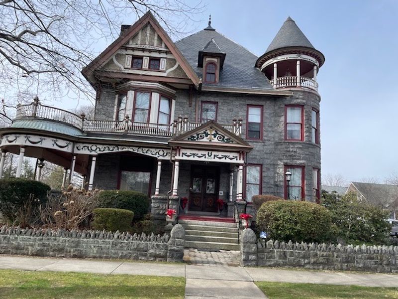 A Stone Landmark on Union Avenue