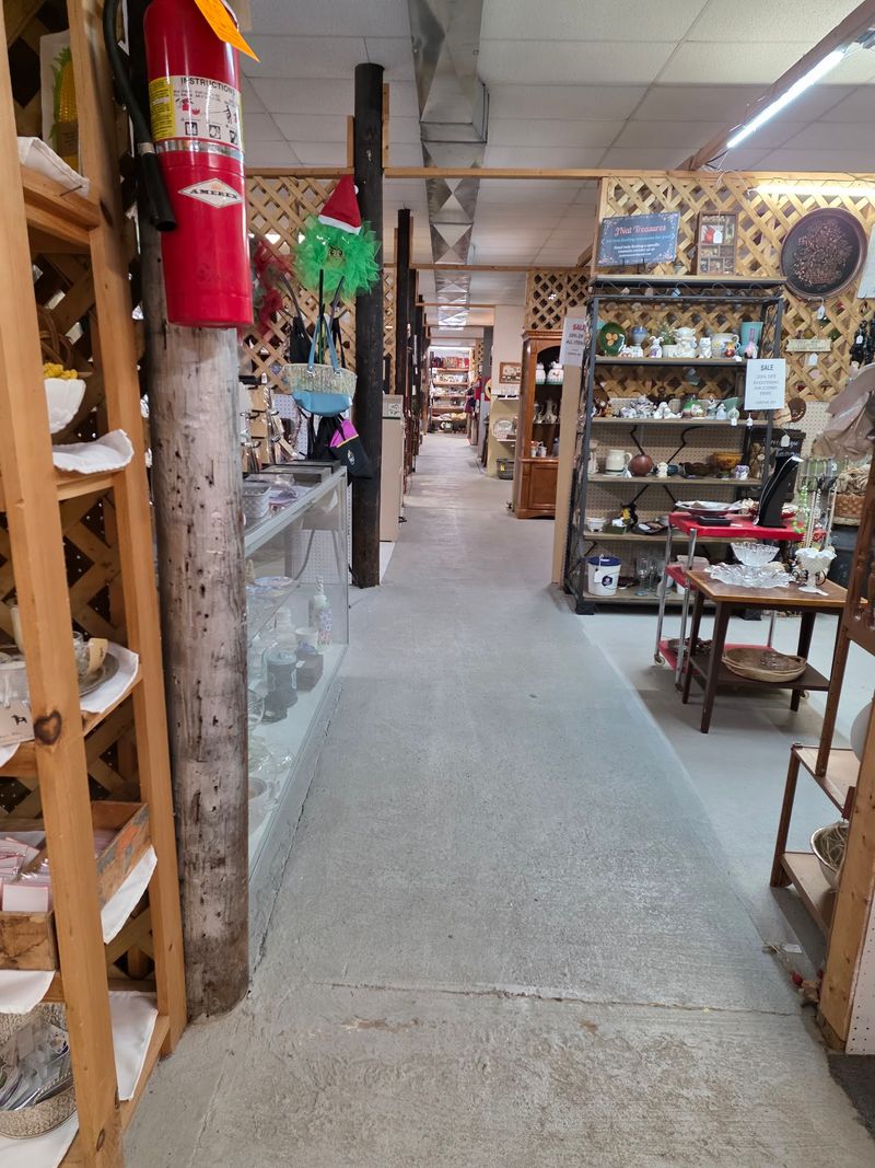 A Store So Big You Might Not Finish in One Visit A Store So Big You Might Not Finish in One Visit