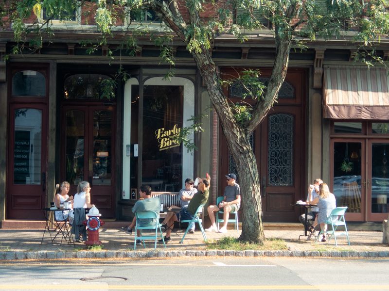 A Tight-Knit Community With Real Warmth A Tight-Knit Community With Real Warmth
