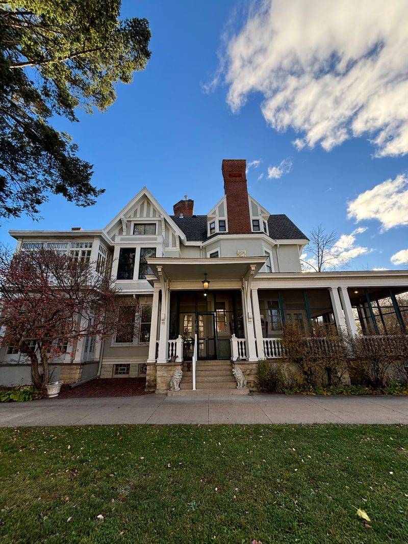 A Victorian Home on East Broadway A Victorian Home on East Broadway