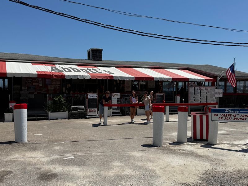 Abbott's Lobster in the Rough, Noank