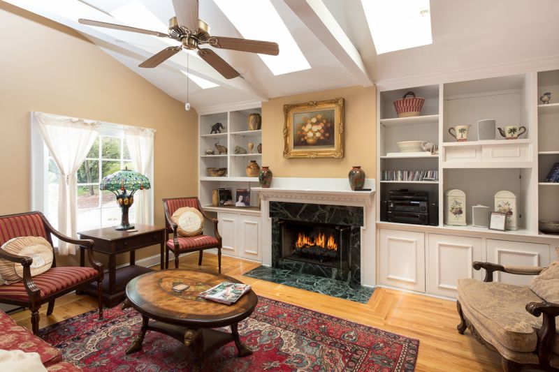 Amenities, Access, and Practical Notes