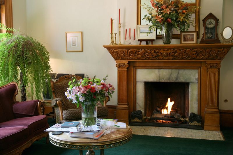 Amenities That Bridge Two Eras