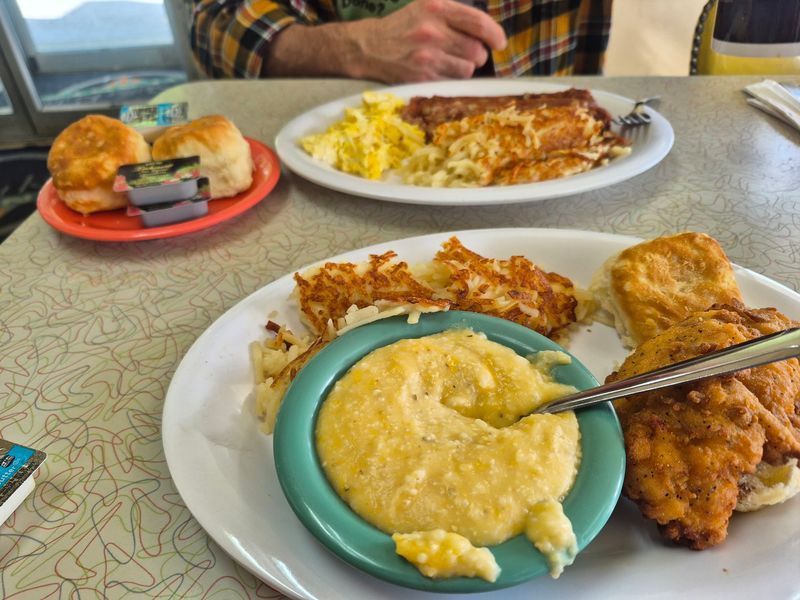 An Early-Rising Spot For Locals And Travelers Alike