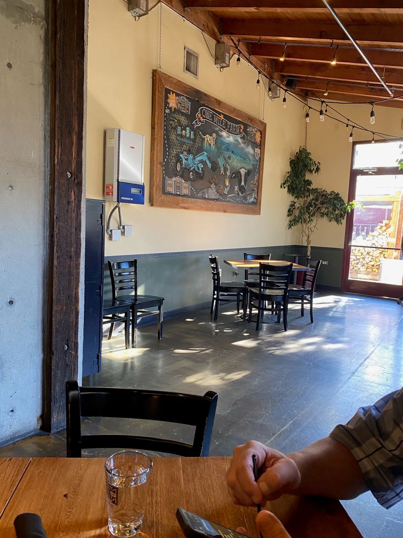 An Easygoing Spot for Every Occasion