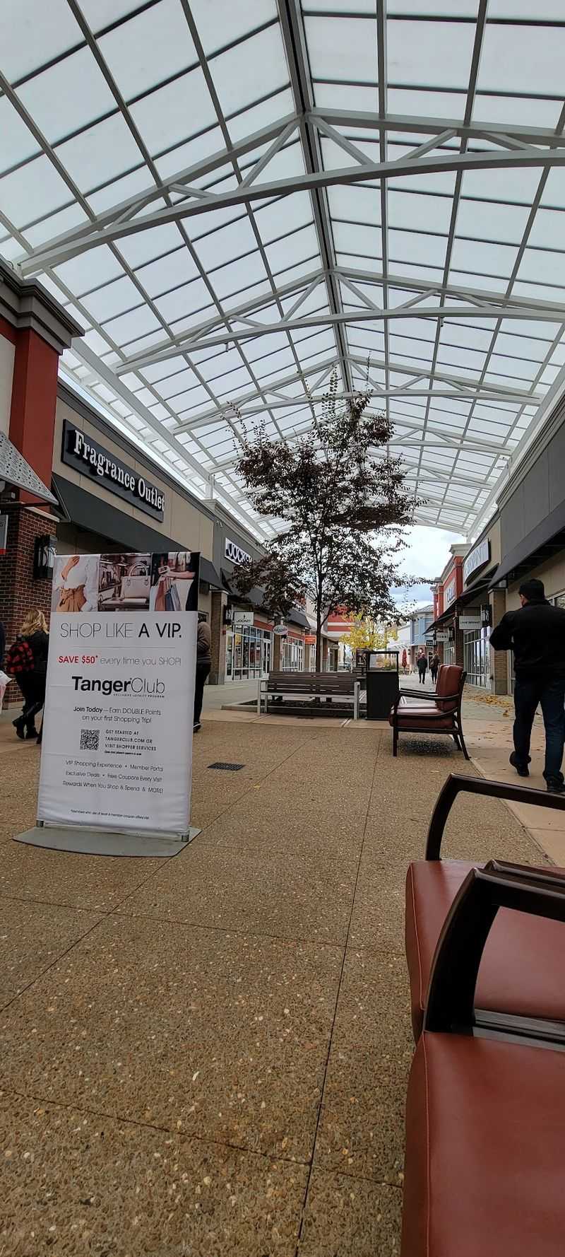 An Open-Air Layout Built For Wandering