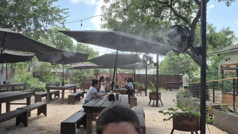 An Outdoor Seating Area That Feels Like a Secret Garden An Outdoor Seating Area That Feels Like a Secret Garden
