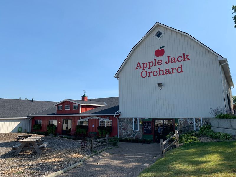 Apple Jack Orchards, Delano