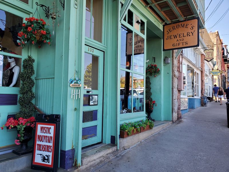 Art Galleries Around Every Corner