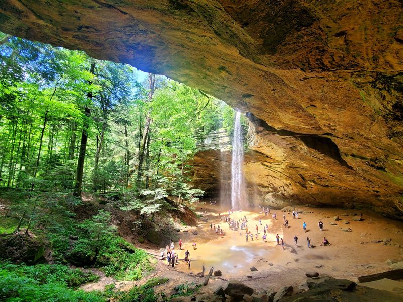 Ash Cave and the Walk Beneath the Water Ash Cave and the Walk Beneath the Water